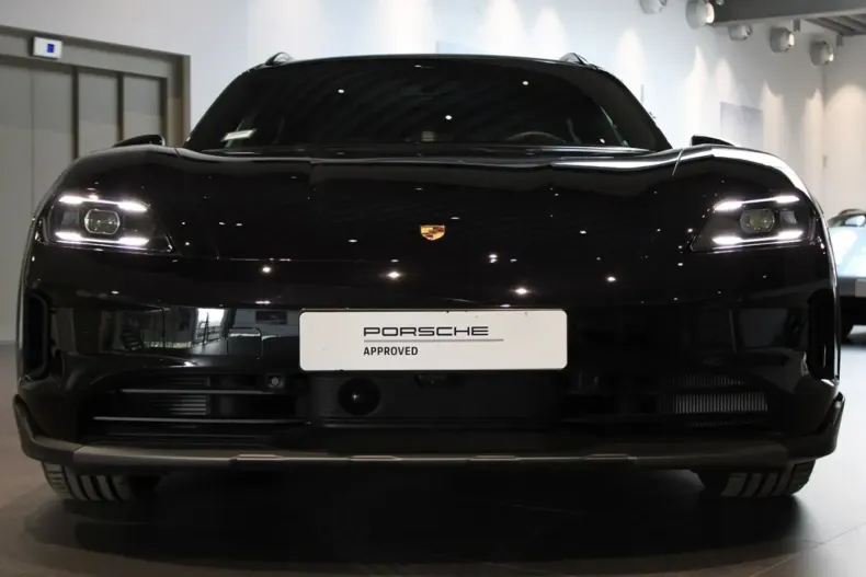 Porsche Taycan din 2025 cu 200 km - oferta POR127647 - foto 2