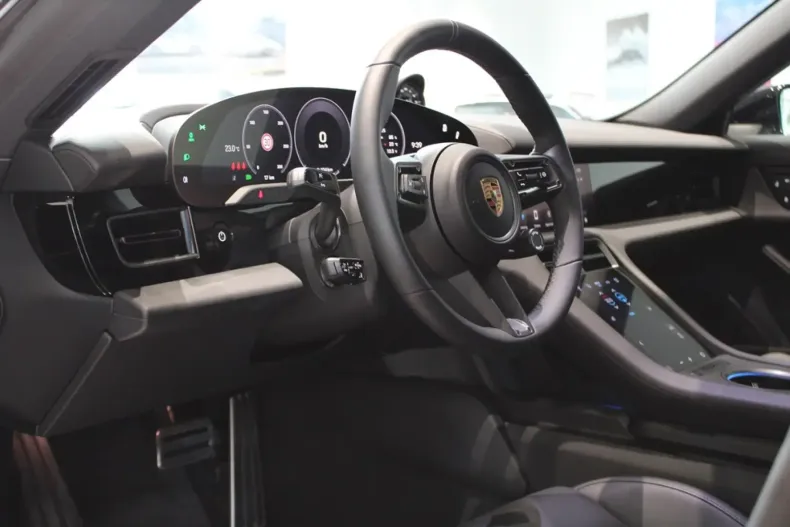 Porsche Taycan din 2025 cu 200 km - oferta POR127647 - foto 7