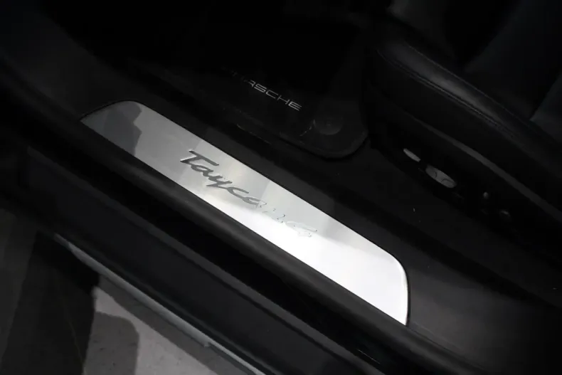 Porsche Taycan din 2025 cu 200 km - oferta POR127647 - foto 13