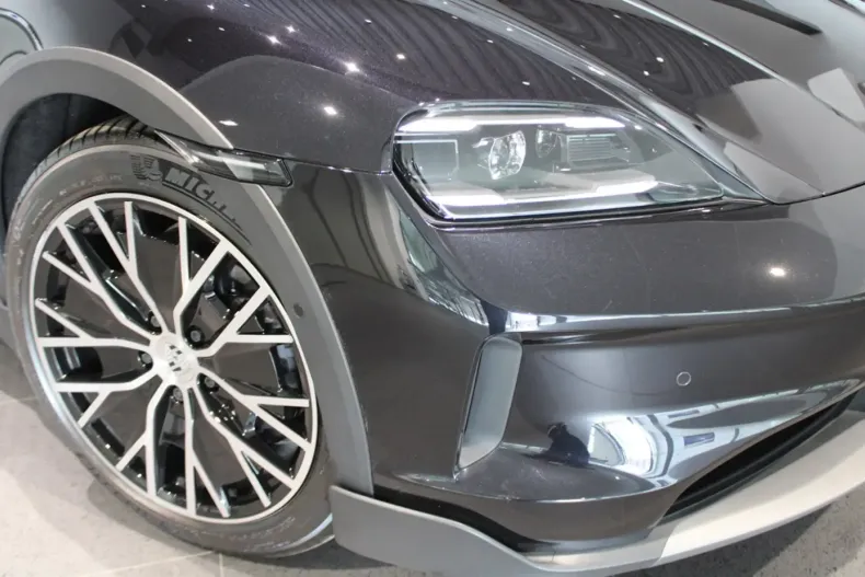 Porsche Taycan din 2025 cu 200 km - oferta POR127647 - foto 15