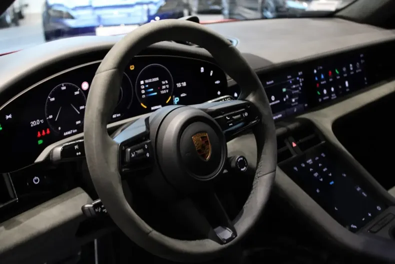 Porsche Taycan din 2022 cu 44.450 km - oferta POR127649 - foto 6