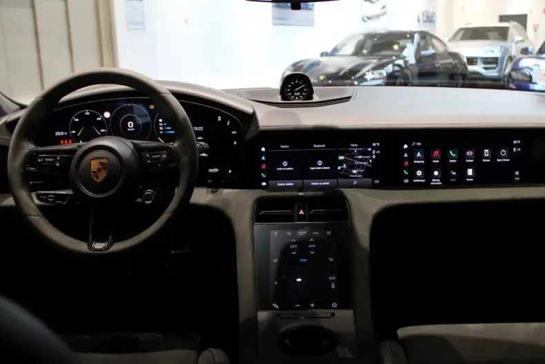 Porsche Taycan din 2022 cu 44.450 km - oferta POR127649 - foto 7