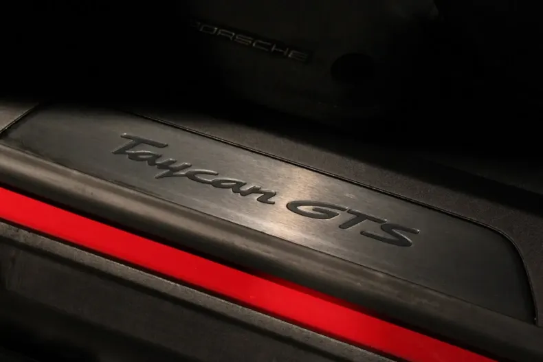 Porsche Taycan din 2022 cu 44.450 km - oferta POR127649 - foto 21