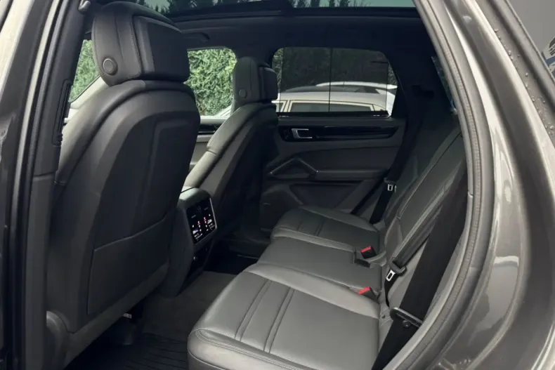 Porsche Cayenne din 2020 cu 64.900 km - oferta POR127653 - foto 8