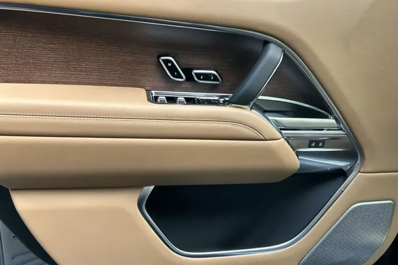 Land Rover Range Rover din 2024 cu 3.500 km - oferta LAN127657 - foto 19