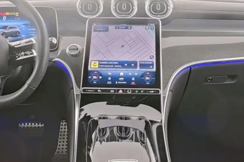 Mercedes-Benz GLC 300 din 2024 cu 11.650 km - oferta MER127668 - foto 5