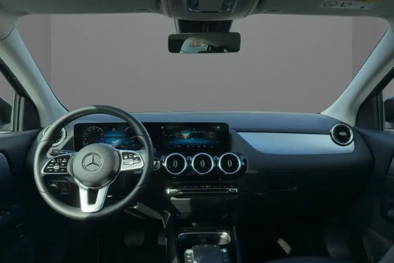 Mercedes-Benz GLA 250 din 2021 cu 45.860 km - oferta MER127675 - foto 8