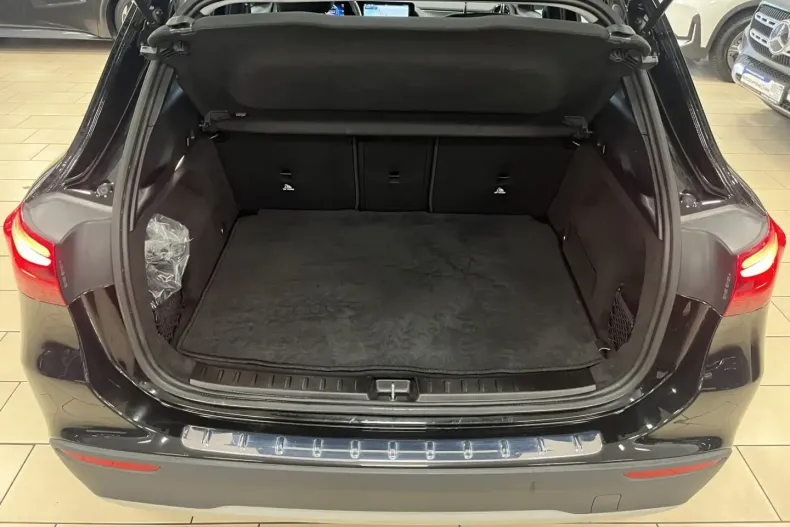 Mercedes-Benz GLA 180 din 2023 cu 19.506 km - oferta MER127692 - foto 5