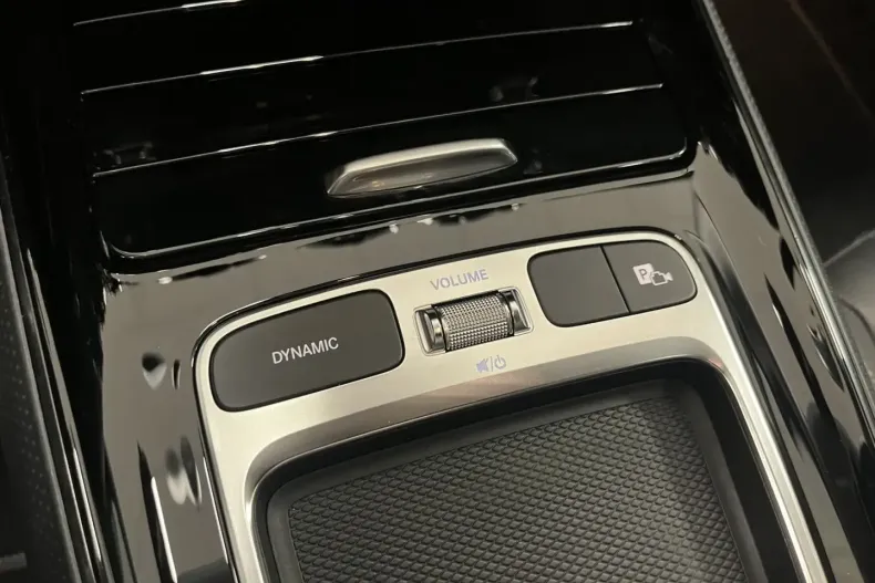 Mercedes-Benz GLA 180 din 2023 cu 19.506 km - oferta MER127692 - foto 24