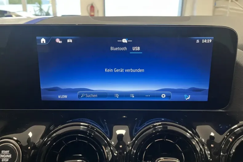 Mercedes-Benz GLA 180 din 2023 cu 19.506 km - oferta MER127692 - foto 25