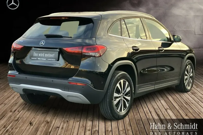 Mercedes-Benz GLA 200 din 2020 cu 25.212 km - oferta MER127695 - foto 2