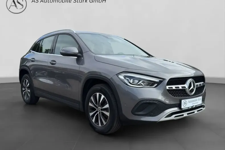 Mercedes-Benz GLA 200 din 2022 cu 40.000 km - oferta MER127696 - foto 1