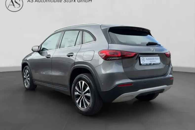 Mercedes-Benz GLA 200 din 2022 cu 40.000 km - oferta MER127696 - foto 3