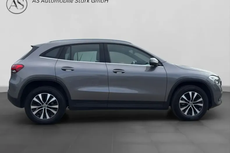 Mercedes-Benz GLA 200 din 2022 cu 40.000 km - oferta MER127696 - foto 6