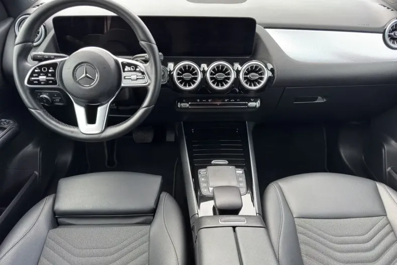 Mercedes-Benz GLA 200 din 2022 cu 40.000 km - oferta MER127696 - foto 9