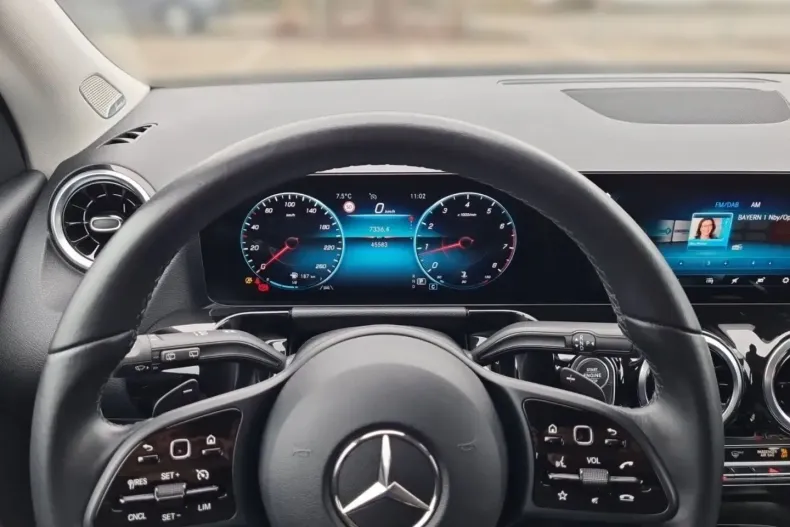 Mercedes-Benz GLA 250 din 2020 cu 45.583 km - oferta MER127698 - foto 8