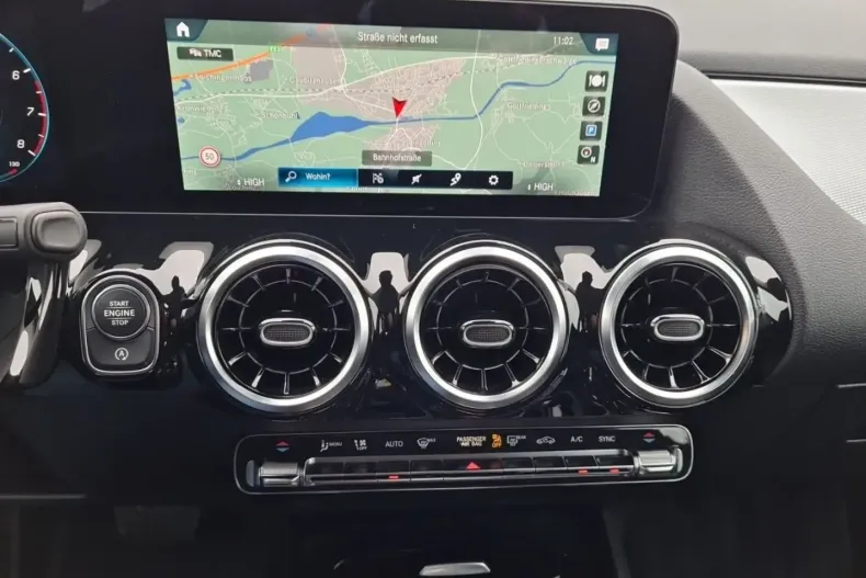 Mercedes-Benz GLA 250 din 2020 cu 45.583 km - oferta MER127698 - foto 9