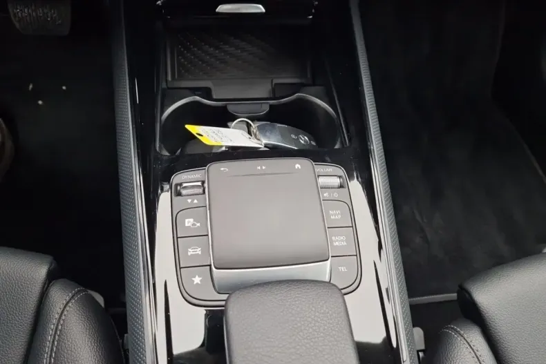 Mercedes-Benz GLA 250 din 2020 cu 45.583 km - oferta MER127698 - foto 18