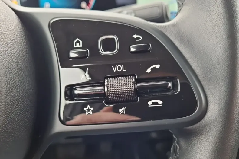 Mercedes-Benz GLA 250 din 2020 cu 45.583 km - oferta MER127698 - foto 19