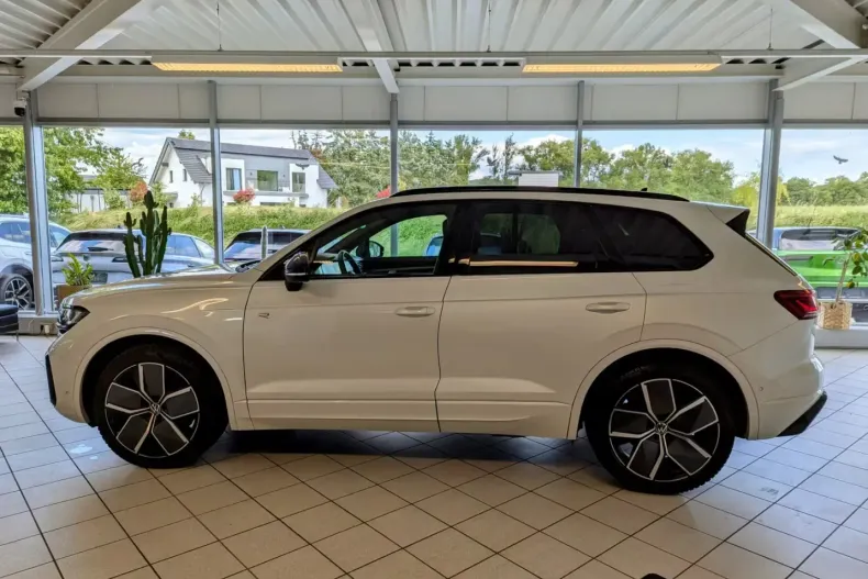 Volkswagen Touareg din 2024 cu 16.667 km - oferta VOL127709 - foto 4