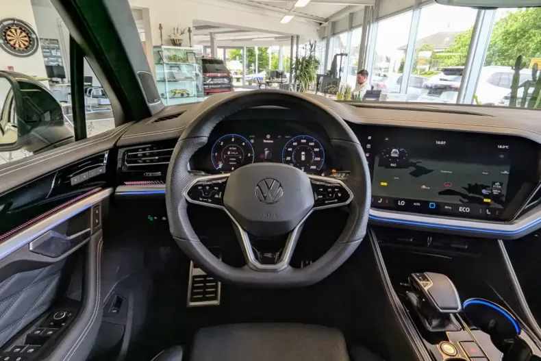 Volkswagen Touareg din 2024 cu 16.667 km - oferta VOL127709 - foto 8