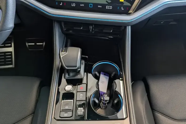 Volkswagen Touareg din 2024 cu 16.667 km - oferta VOL127709 - foto 11