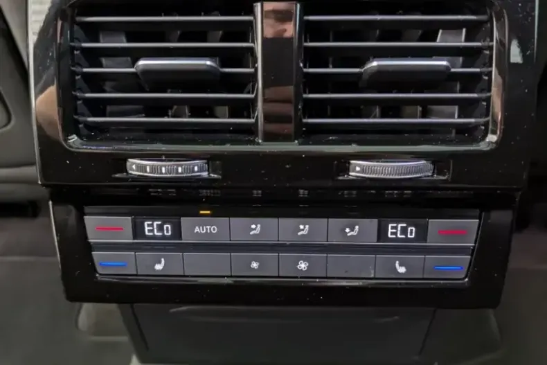 Volkswagen Touareg din 2024 cu 16.667 km - oferta VOL127709 - foto 14