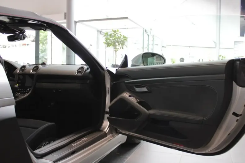 Porsche Boxster din 2025 cu 0 km - oferta POR127726 - foto 10