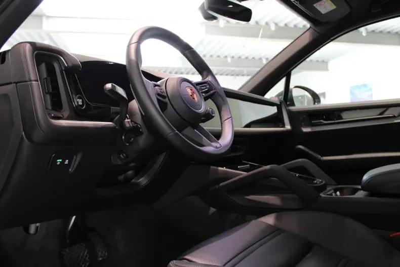 Porsche Cayenne din 2024 cu 9.370 km - oferta POR127727 - foto 7