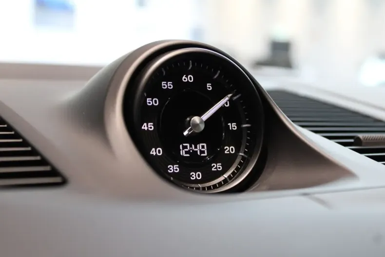 Porsche Cayenne din 2024 cu 9.370 km - oferta POR127727 - foto 12