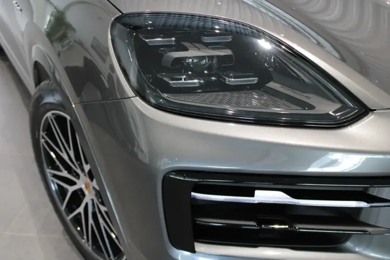 Porsche Cayenne din 2024 cu 9.370 km - oferta POR127727 - foto 19