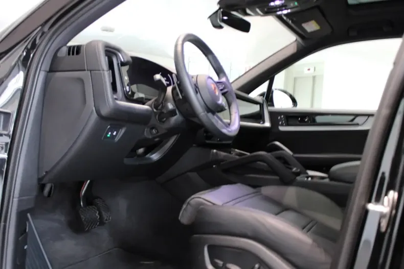 Porsche Cayenne din 2025 cu 7.110 km - oferta POR127731 - foto 6