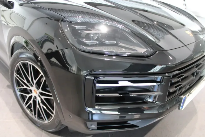 Porsche Cayenne din 2025 cu 7.110 km - oferta POR127731 - foto 14