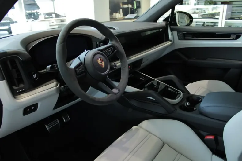 Porsche Cayenne din 2025 cu 3.600 km - oferta POR127753 - foto 8