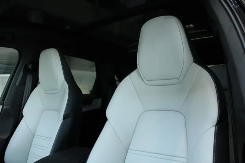 Porsche Cayenne din 2025 cu 3.600 km - oferta POR127753 - foto 9