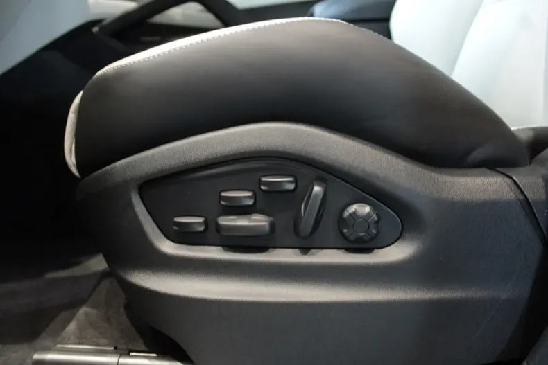 Porsche Cayenne din 2025 cu 3.600 km - oferta POR127753 - foto 13