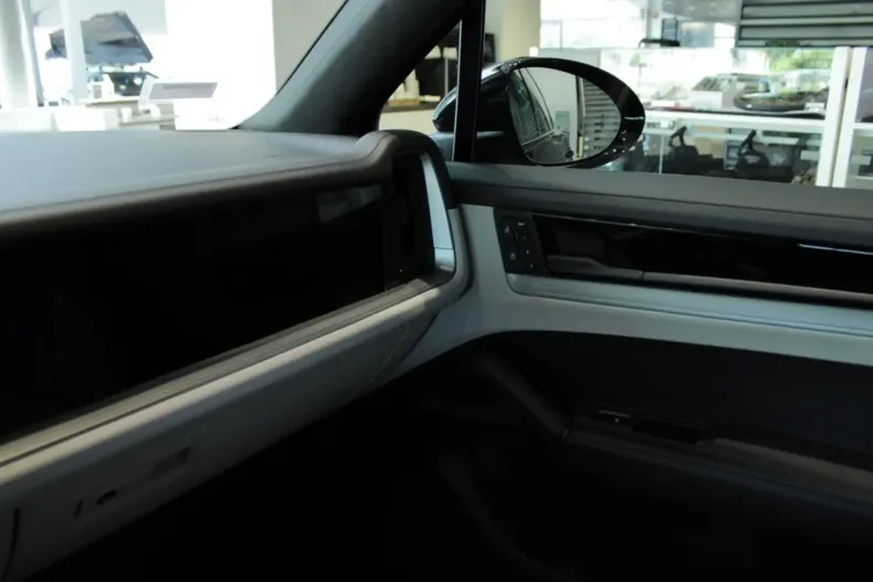 Porsche Cayenne din 2025 cu 3.600 km - oferta POR127753 - foto 16