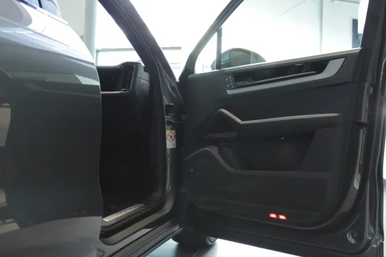 Porsche Cayenne din 2025 cu 0 km - oferta POR127756 - foto 14