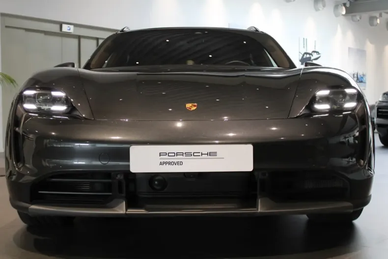 Porsche Taycan din 2022 cu 46.650 km - oferta POR127757 - foto 2