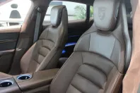 Porsche Taycan din 2022 cu 46.650 km - oferta POR127757 - foto 4