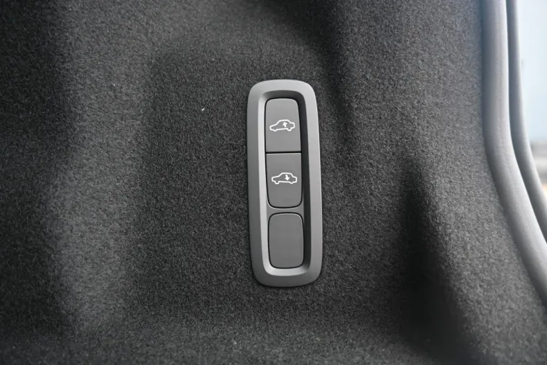 Volvo XC60 din 2024 cu 28.700 km - oferta VOL127758 - foto 17