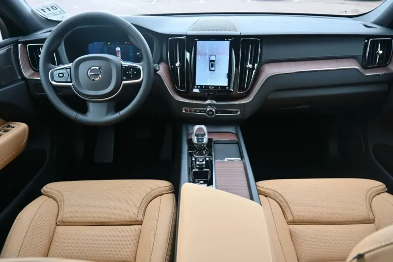 Volvo XC60 din 2024 cu 28.700 km - oferta VOL127758 - foto 19