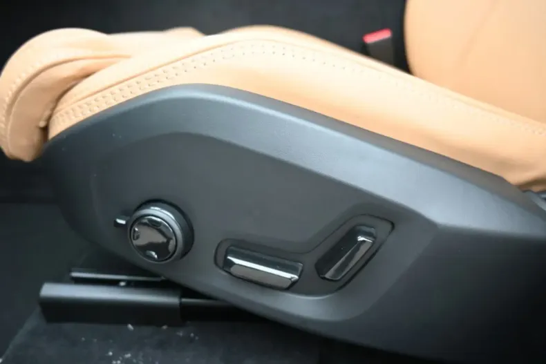 Volvo XC60 din 2024 cu 28.700 km - oferta VOL127758 - foto 22