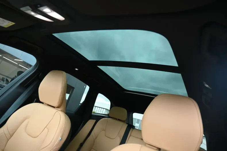 Volvo XC60 din 2024 cu 28.700 km - oferta VOL127758 - foto 23