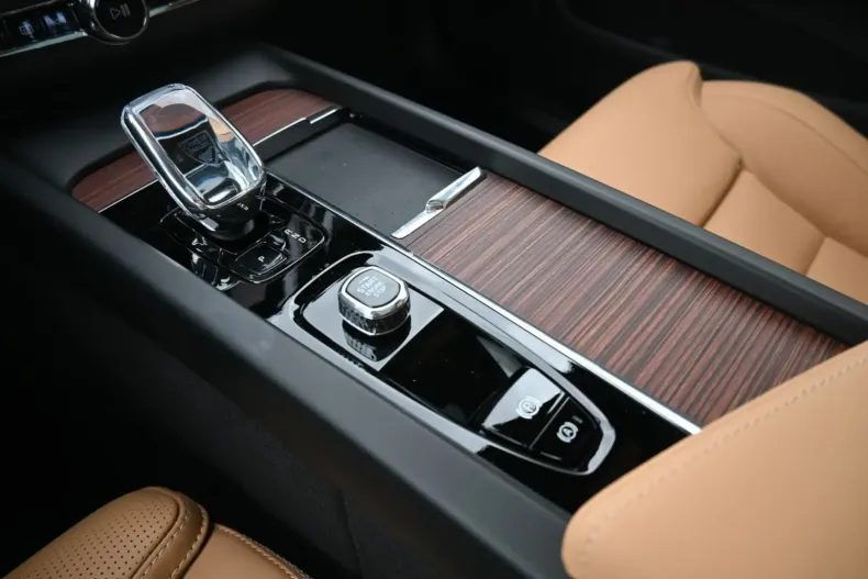 Volvo XC60 din 2024 cu 28.700 km - oferta VOL127758 - foto 27