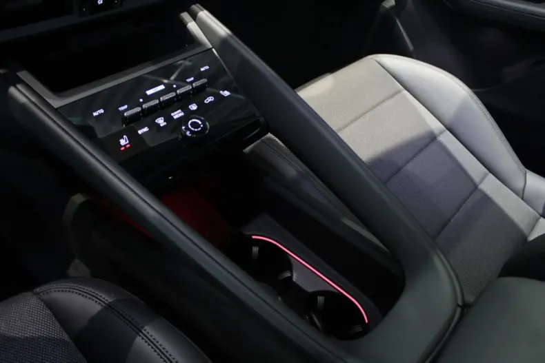 Porsche Macan din 2025 cu 1.990 km - oferta POR127759 - foto 18