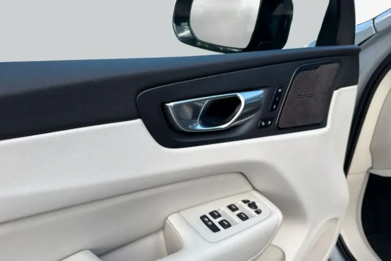 Volvo XC60 din 2024 cu 14.947 km - oferta VOL127760 - foto 19