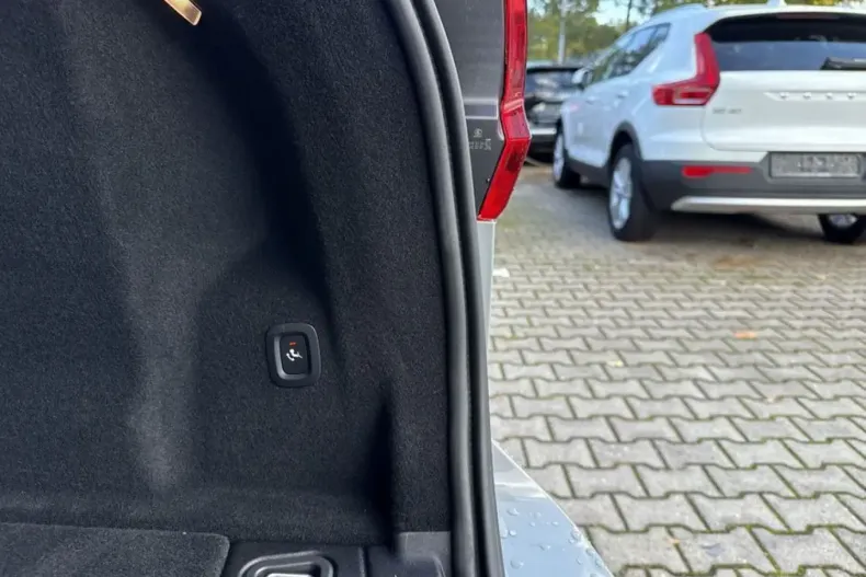 Volvo XC60 din 2024 cu 14.947 km - oferta VOL127760 - foto 20