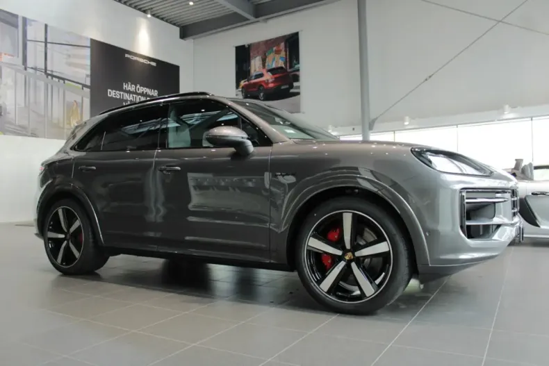 Porsche Cayenne din 2025 cu 0 km - oferta POR127761 - foto 2