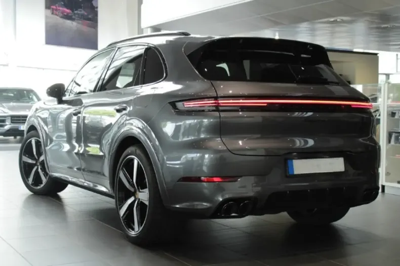 Porsche Cayenne din 2025 cu 0 km - oferta POR127761 - foto 3